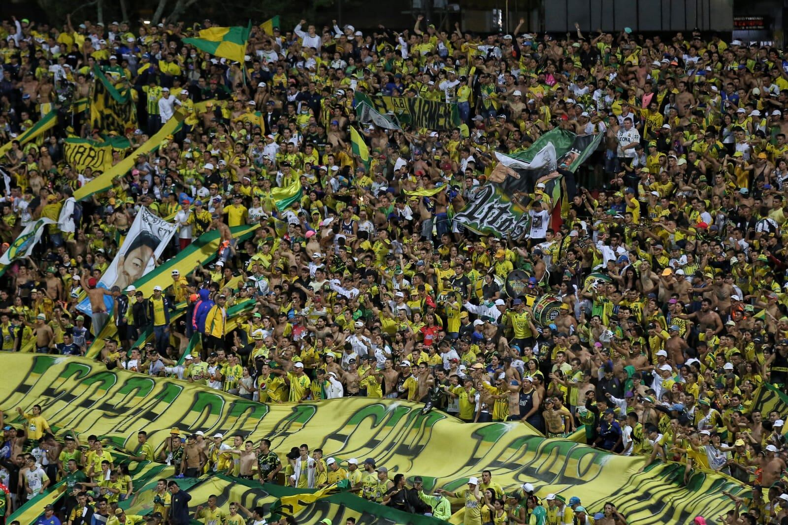 Miércoles 8 de junio de 2022. Estadio Alfonso López, tribuna sur. Atlético Bucaramanga.