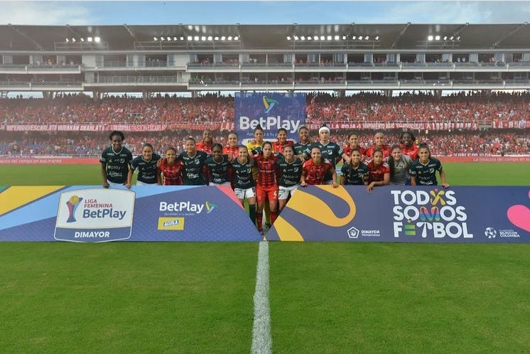 América de Cali y Deportivo Cali. Finalista y semifinalistas de la liga femenina 2022. Partido jugado en el Pascual Guerrero.