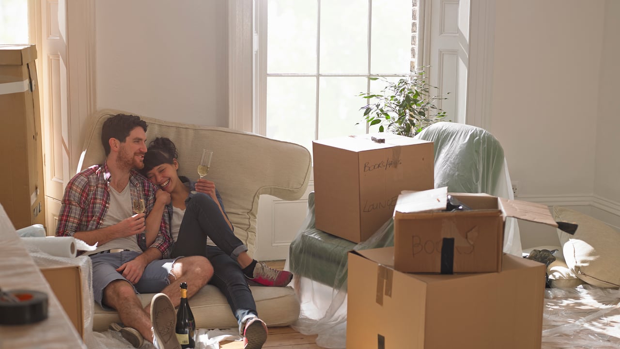 Cinco objetos que debes botar en tu casa para evitar mala suerte en 2025, según el Feng Shui.