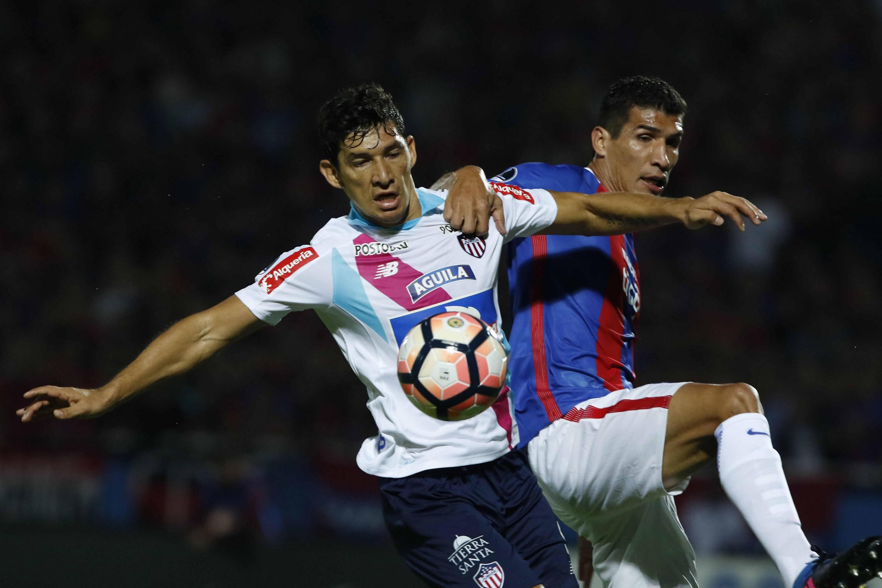 El paraguayo Roberto Ovelar, delantero del Junior, tuvo un buen trabajo ante Cerro Porteño, por Copa Sudamericana.