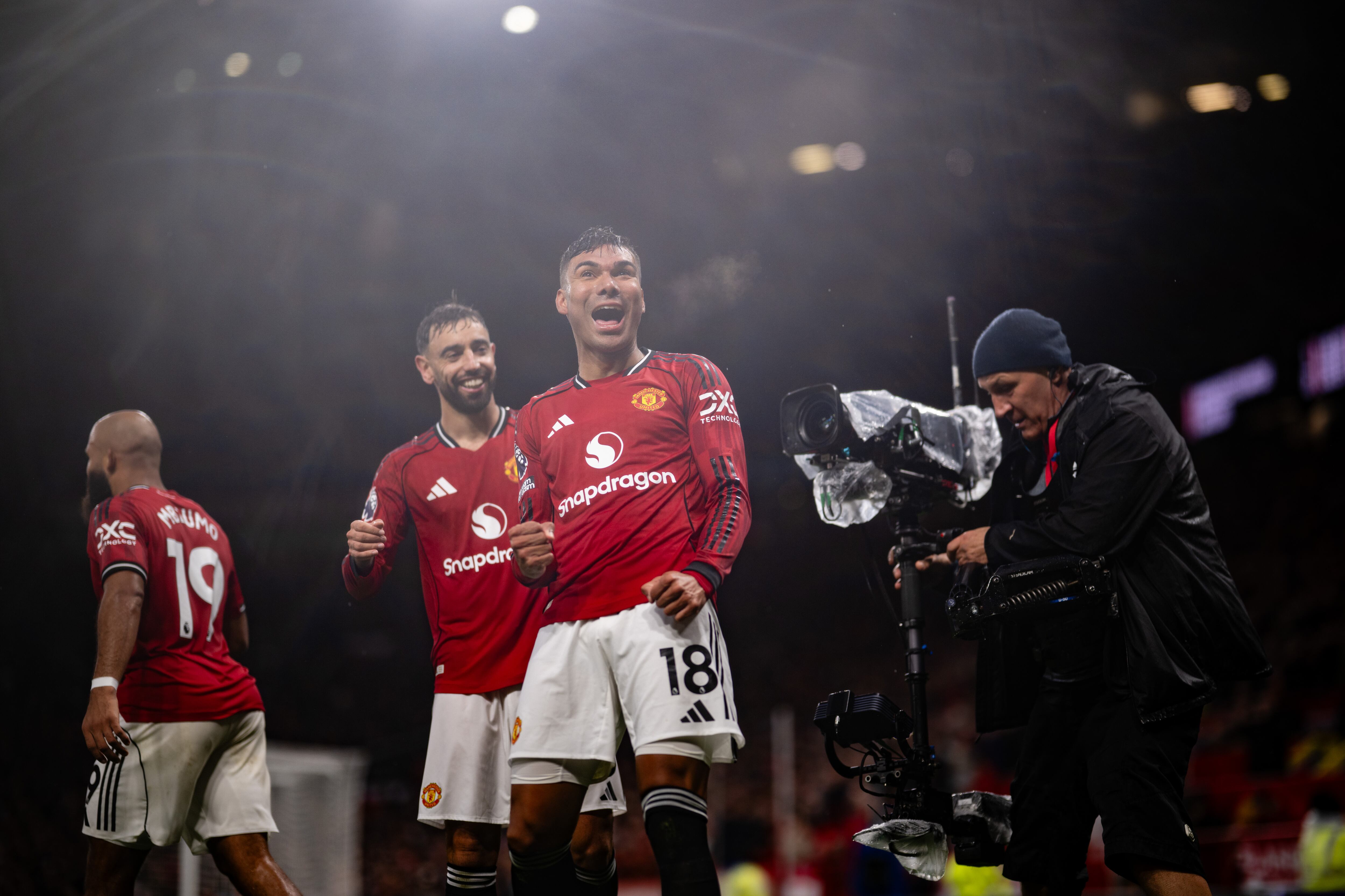 MANCHESTER, ENGLAND - SEPTEMBER 20:  Casemiro of Manchester United celebrates scoring a goal to make the score 2-0 during the Premier League match between Manchester United and Chelsea at Old Trafford on September 20, 2025 in Manchester, United Kingdom. (Photo by Ash Donelon/Manchester United via Getty Images)