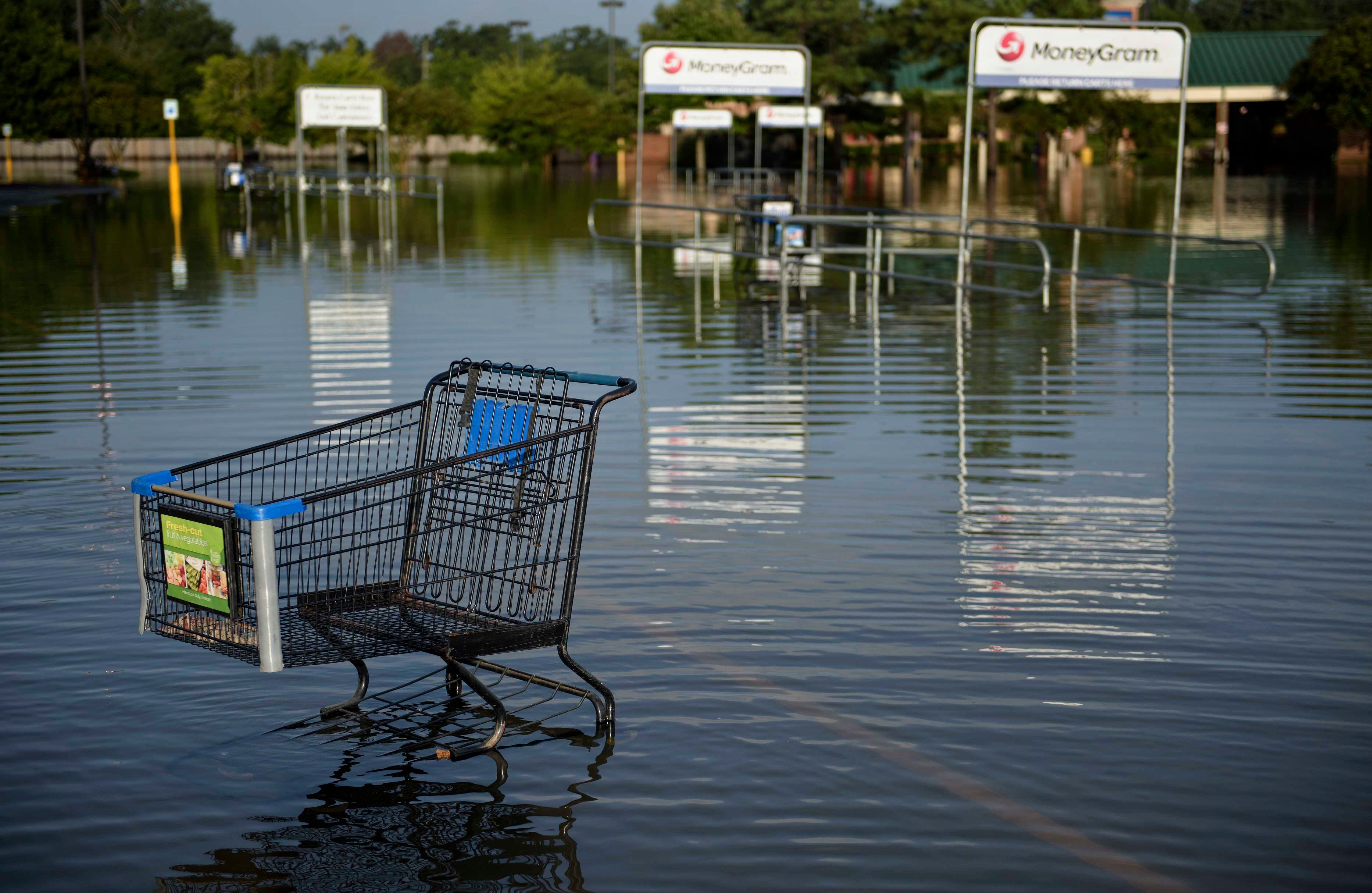 30.000 personas han sido rescatadas al sur del estado de Louisiana en Estados Unidos de las inundaciones provocadas por fuertes tormentas en esta zona. El presidente Barack Obama ha dicho que es la peor catástrofe natural de todo el año en el país norteamericano.