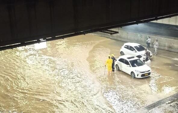 Fuertes lluvias causan pánico en Medellín