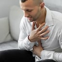 La acidez estomacal puede presentarse por el consumo de determinados alimentos, medicamentos o bebidas alcohólicas, entre otras razones.