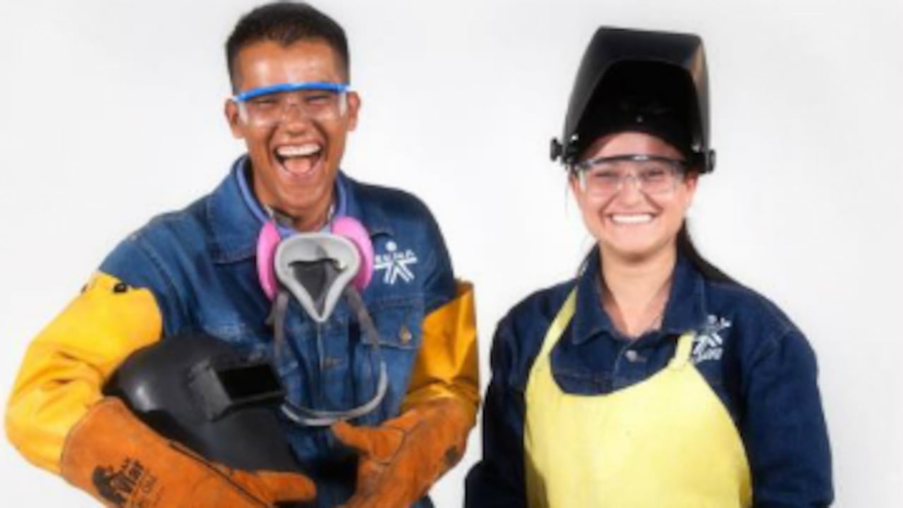 Después de la inscripción, debes presentar una prueba virtual y –de ser requerido– una prueba grupal en los centros de formación.