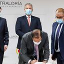 Con el compromiso de pagar 983,8 millones de dólares (unos 3,9 billones de pesos, teniendo en cuenta la tasa de cambio actual), se logró un acuerdo con la aseguradora Mapfre para destrabar el proyecto eléctrico de Hidroituango. El pacto alcanzado es de punto final, lo que implica que ni EPM puede reclamar más dinero, ni Mapfre pedir ningún tipo de devoluciones. Se firmó en compañía del contralor y del presidente Duque.