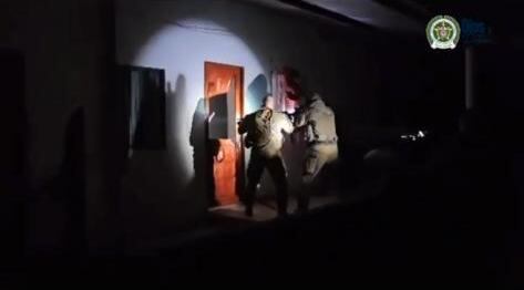 Alias cordillera, jefe del Clan del Golfo en el Meta, lanzó una granada contra la policía para evitar ser capturado. El sujeto murió.