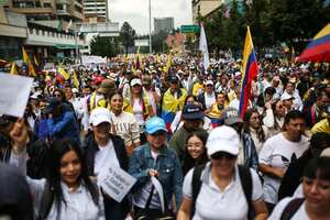 MARCHAS ABRIL 21 EN CONTRA DEL GOBIERNO DEL PRESIDENTE GUSTAVO PETRO EN BOGOTÁ