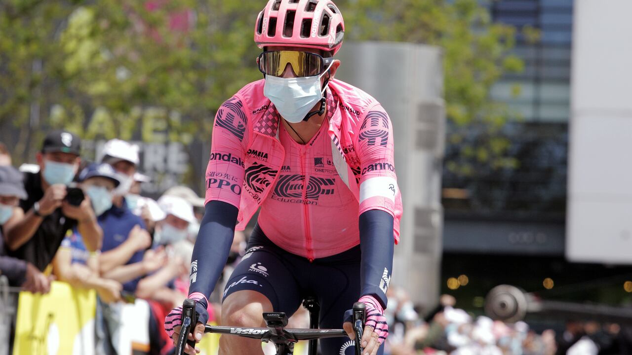 Rigoberto Urán EF Education First en la salida de Lorient