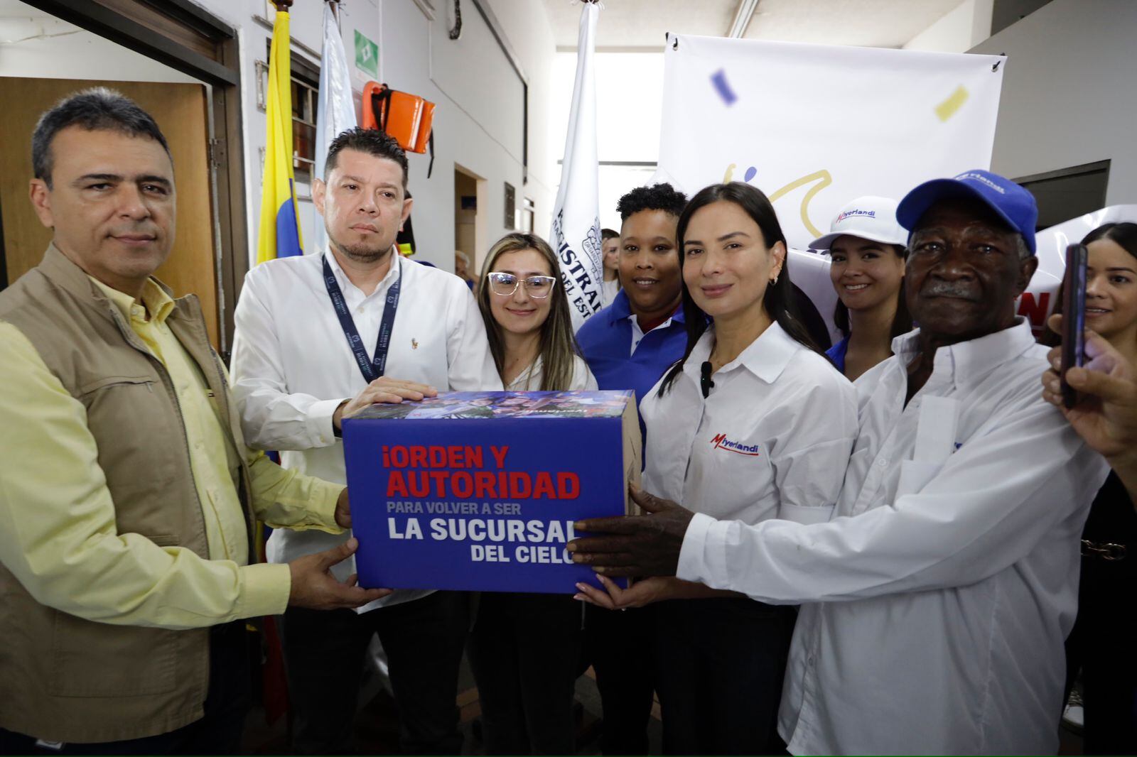 Miyerlandi Torres entregó firmas que avalan su candidatura a la Alcaldía de Cali