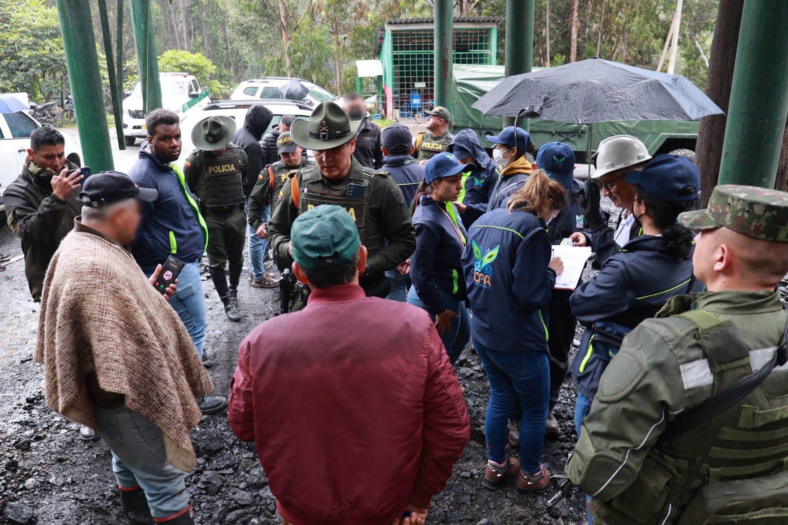 Operativo de la CAR contra mina ilegal de Carbón, en Cundinamarca.