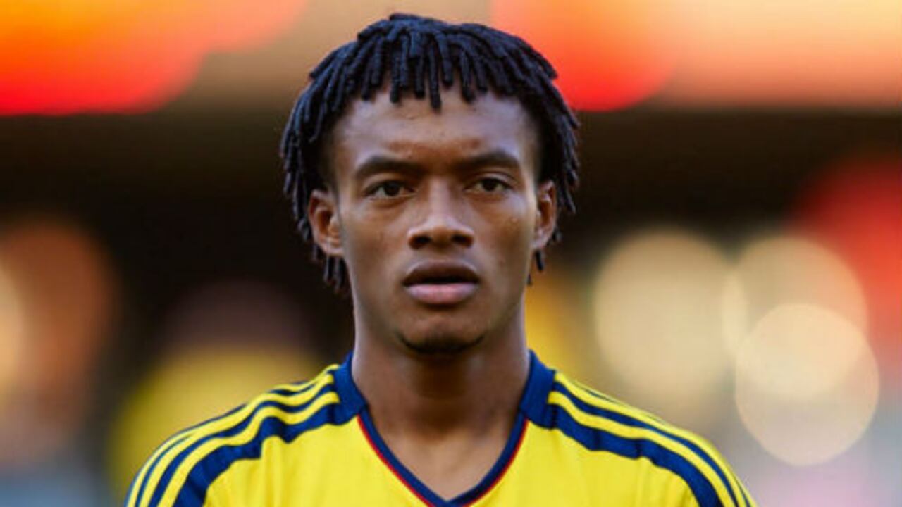 Juan Guillermo Cuadrado podría convertirse en el fichaje más importante de este año para el fútbol colombiano si el Barcelona español se decide a pagar los 28,7 millones de euros que le pide la Fiorentina de Italia.