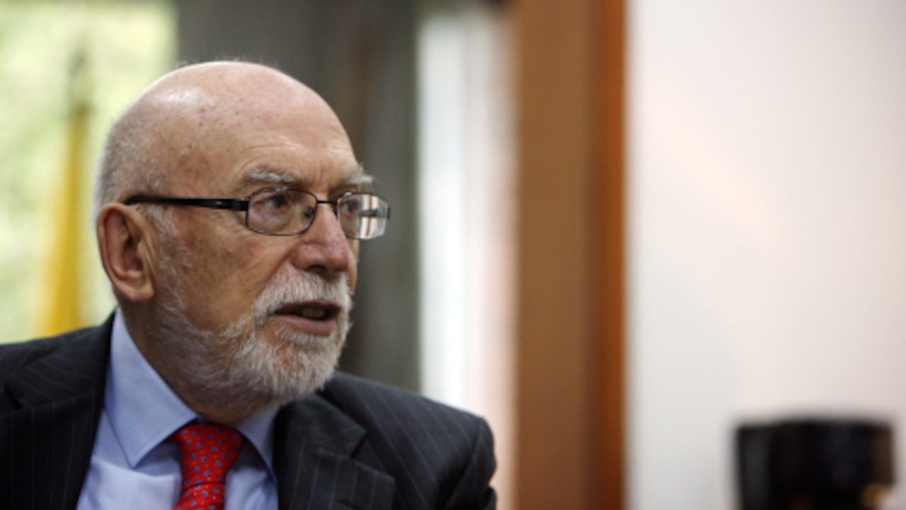 Colombia Compleja, el libro de Julio Carrizosa, estará disponible como e-book en la biblioteca del Jardín Botánico José Celestino Mutis.