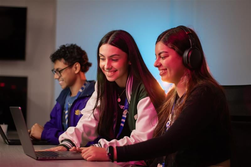 La incorporación de tecnologías avanzadas, como la IA, en los procesos empresariales debe realizarse de manera responsable para maximizar la calidad del servicio al cliente.