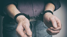 Arresto, esposas, prisión, cárcel