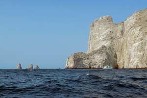 Malpelo es una de las islas especiales para la práctica de buceo en Colombia.