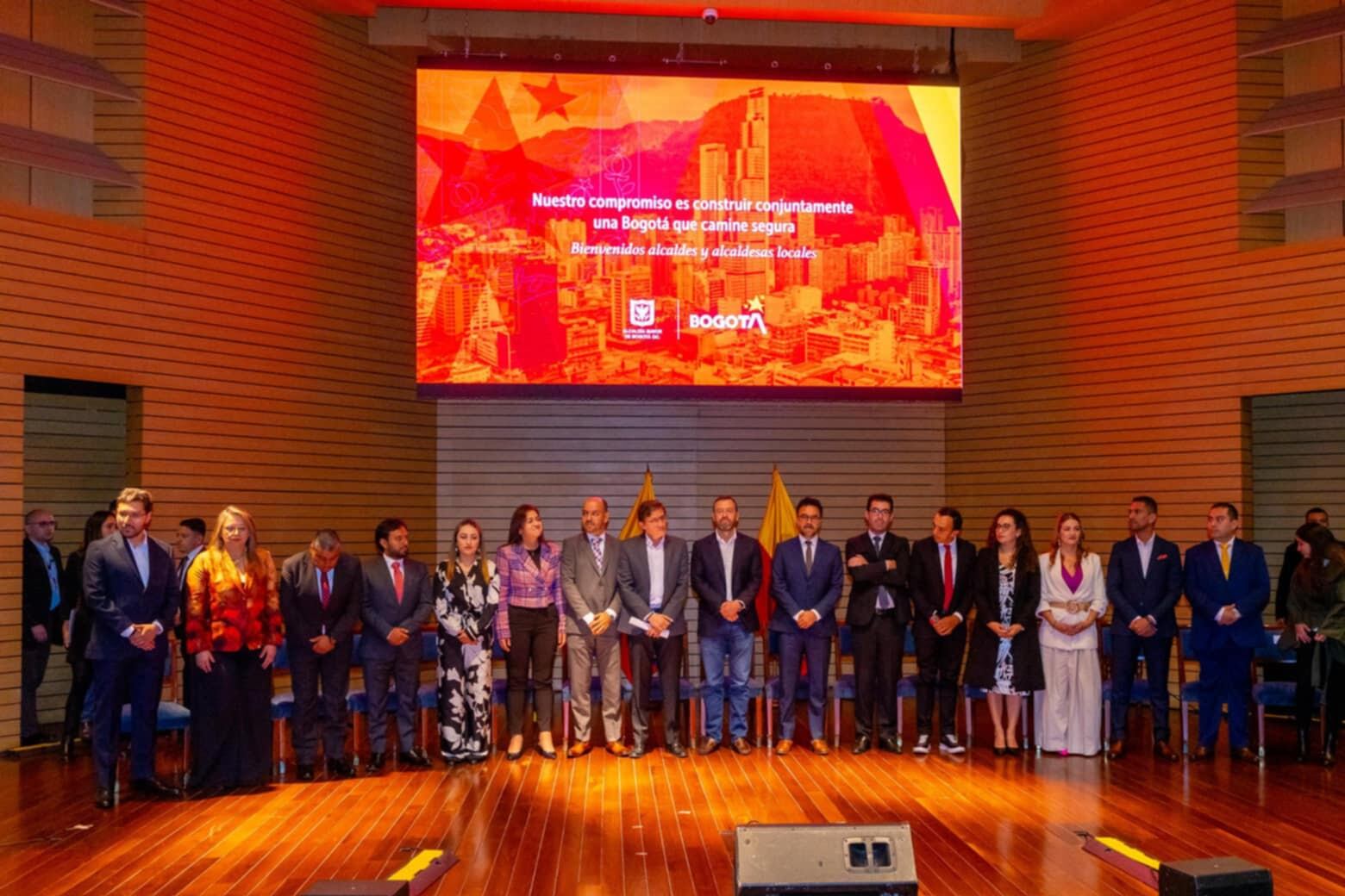 Un total de 13 nuevos alcaldes locales de Bogotá tomaron posesión de sus cargos