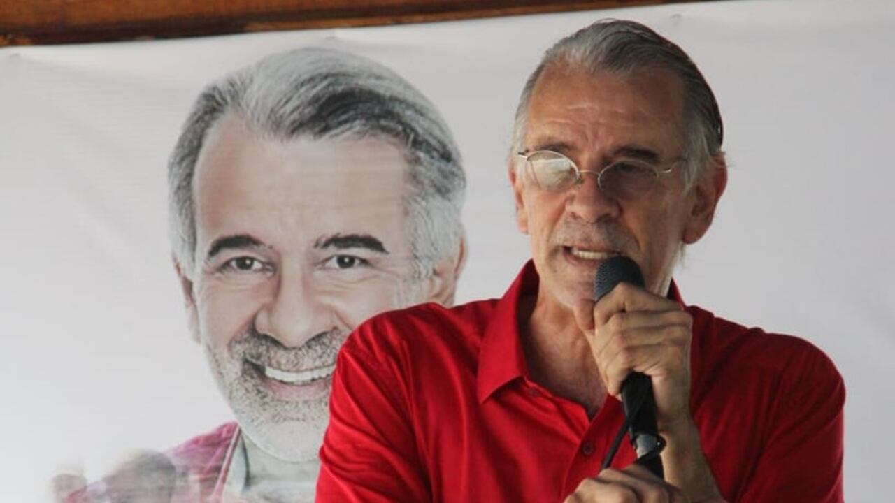 Eduardo Verano de la Rosa ha militado en el liberalismo.