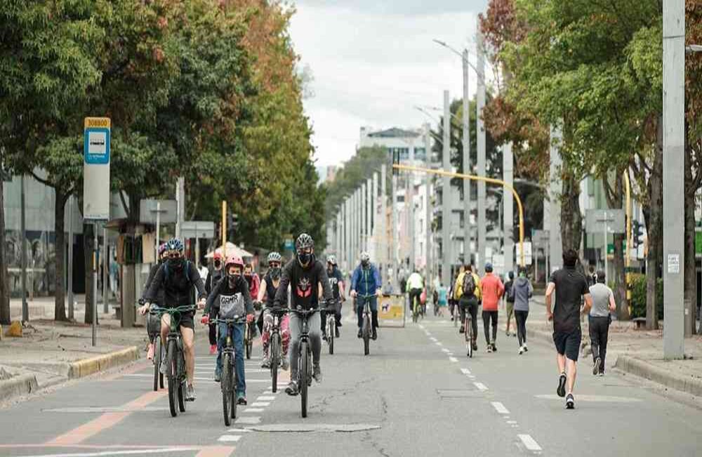 Decenas de cuidadanos se ejercitaron en el regreso de la ciclovía. Foto Karen Salamanca SEMANA.