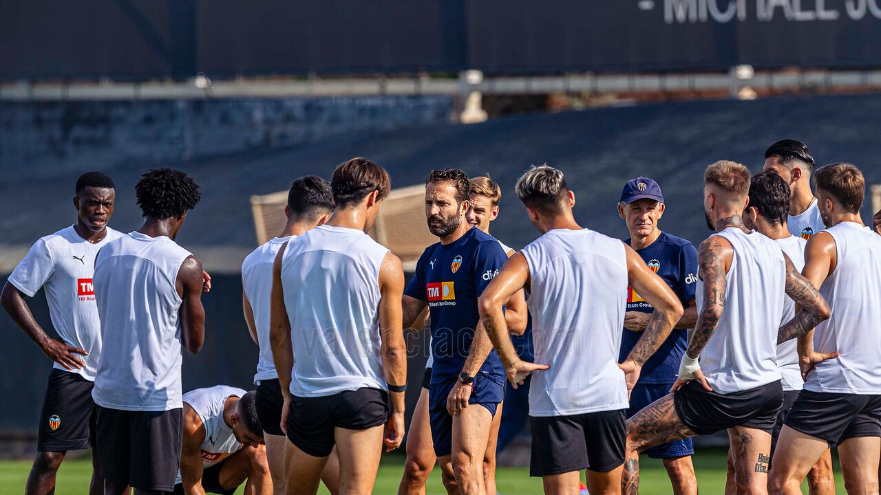 Entrenamiento Valencia CF. Imagen de referencia, no corresponde al caso mención.