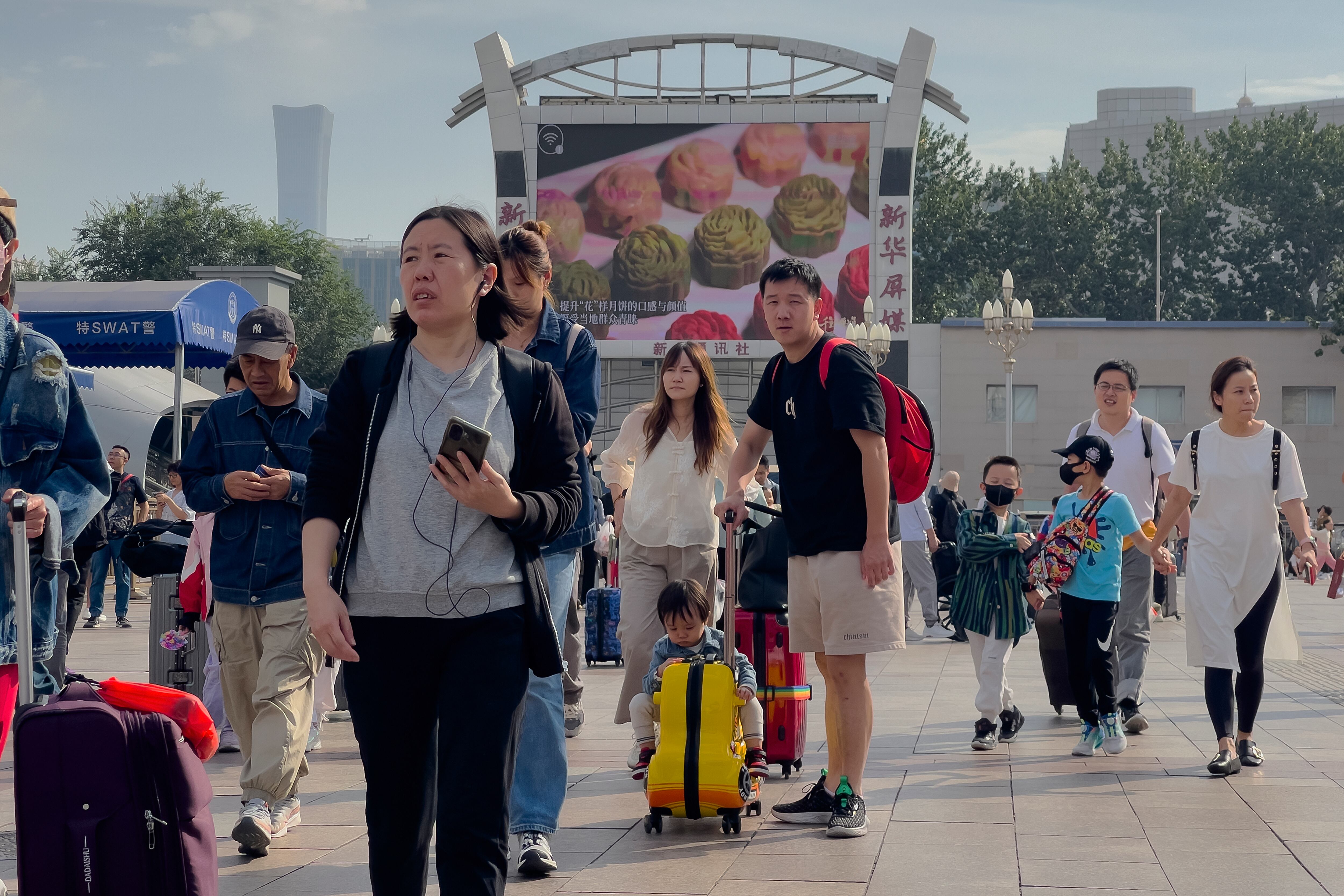 Las grandes ciudades como la capital, Beijing, Shanghái y las ciudades del sur como Shenzhen y Guangzhou son los destinos preferidos. Ciudades más pequeñas, como Chengdu y Chongqing, en el suroeste de China, también son populares.