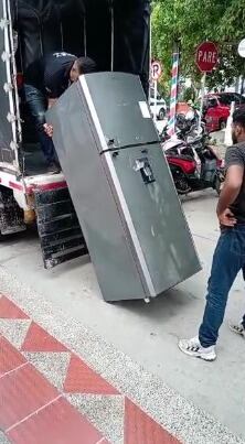 La comunidad denunció que el hombre tenía en su poder la nevera que podría ser del CDI