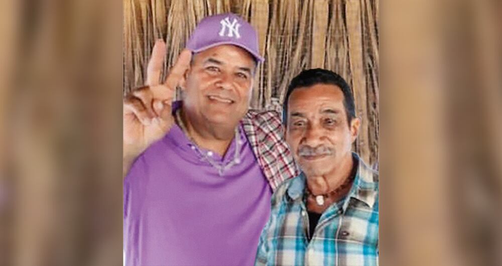   A Luis Gómez Pimienta (derecha), exgerente especial para La Guajira, se le vio con Samuel Santander Lopesierra, el Hombre Marlboro.