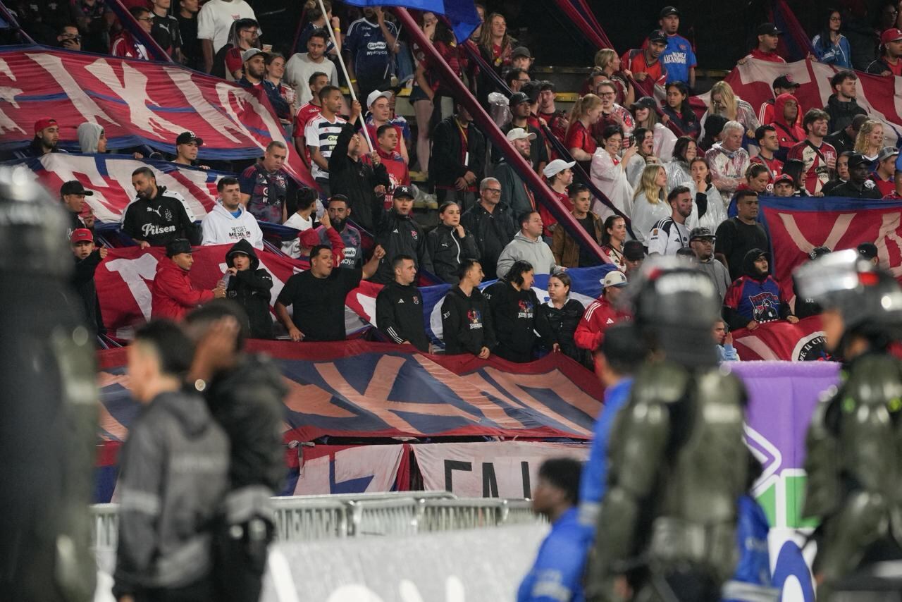 Protestas en la tribuna popular de Independiente Medellín