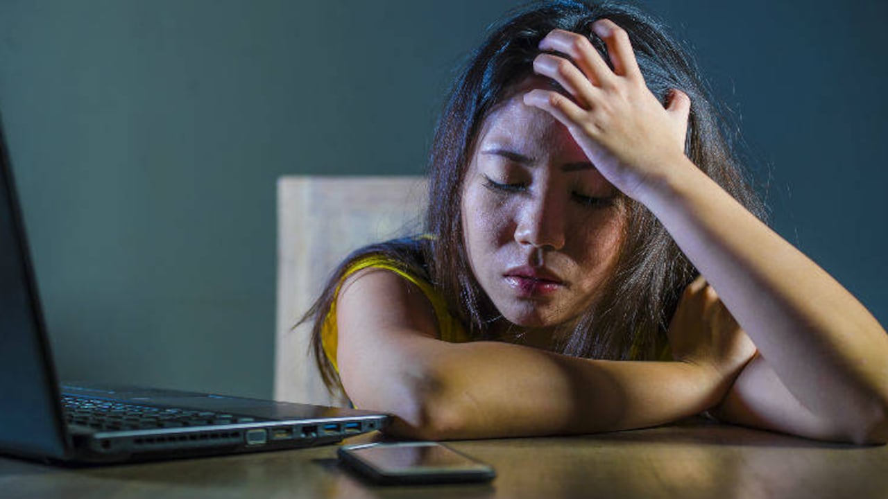 A diferencia del bullying en mundo real, el acoso cibernético puede ocurrir en cualquier lugar y en cualquier momento, a través de teléfonos, computadoras y consolas de juegos.