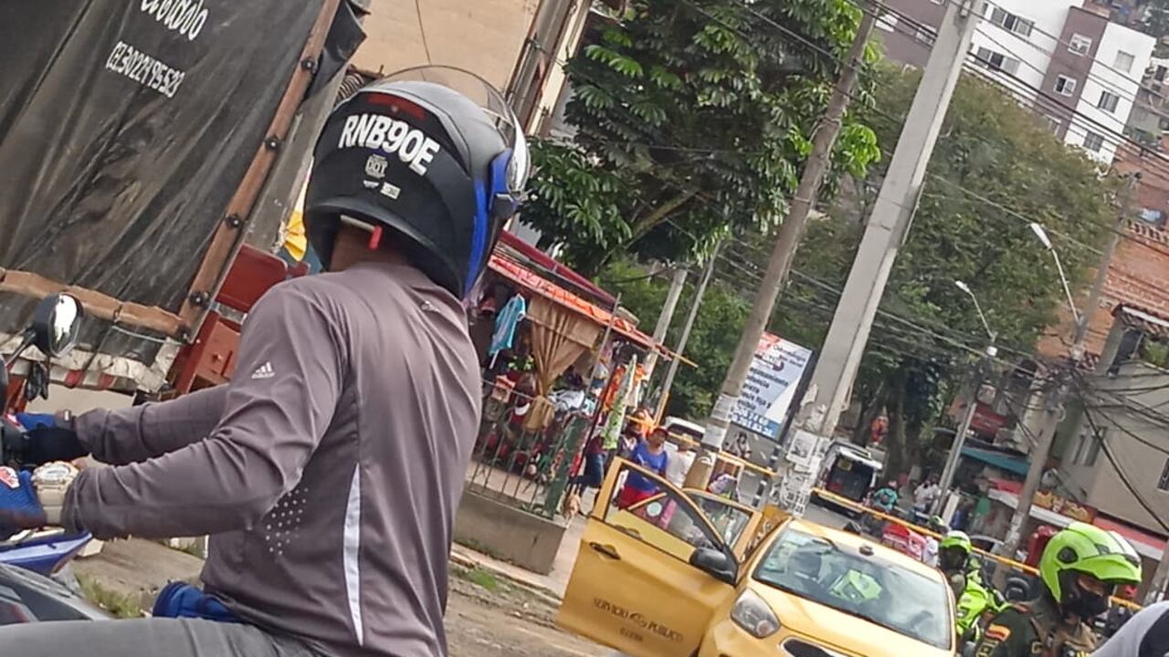 Incautan taxi en Comuna 13 por cargar explosivos