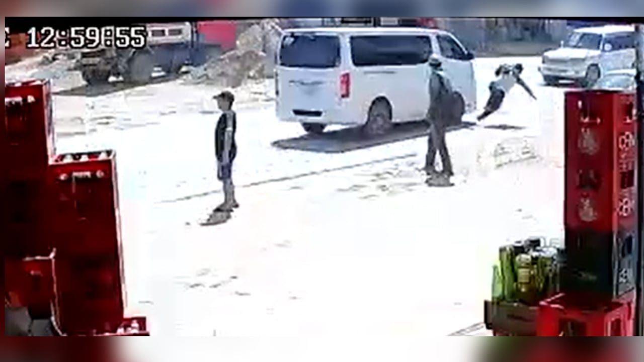 Conductor de Minivan fingió ayudar a niño que atropelló, pero realmente lo abandonó en un parque con una costilla rota.