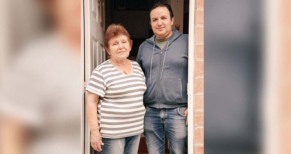 Flor Vargas, que perdió a cuatro hijos, estaba embarazada de Antonio cuando la avalancha sepultó Armero. Es casi un milagro que él haya sobrevivido pese a las heridas de su madre. 