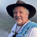 En 1981 su padre le heredó su primera camioneta, una Land Rover modelo 1966.