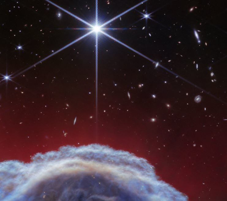 La nebulosa se formó a partir del colapso de una nube interestelar de material.