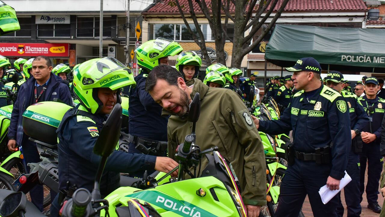 Alcaldía entregó dotación nueva a la Policía.