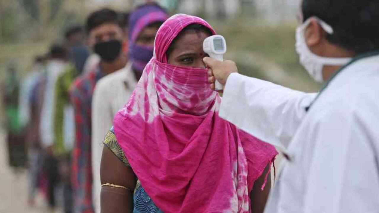 India es el cuarto país con más reportes de coronavirus en el mundo, 343.091 respectivamente.