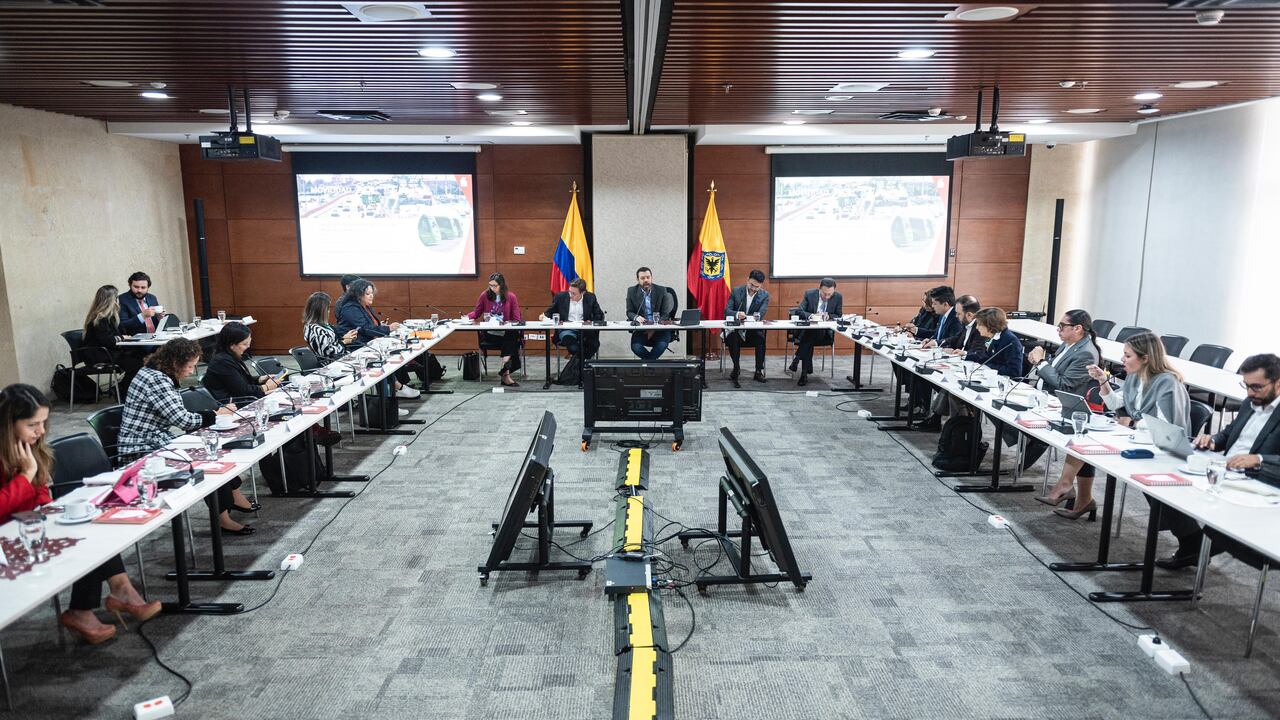 El alcalde Carlos Fernando Galán se reunió con congresistas de Bogotá en el Palacio de Liévano.