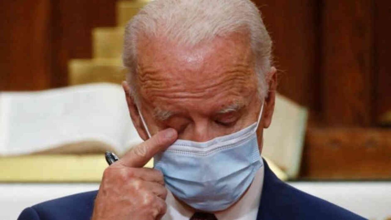 Joe Biden se emocionó al recordar a su hijo Beau en una ceremonia religiosa el pasado junio.