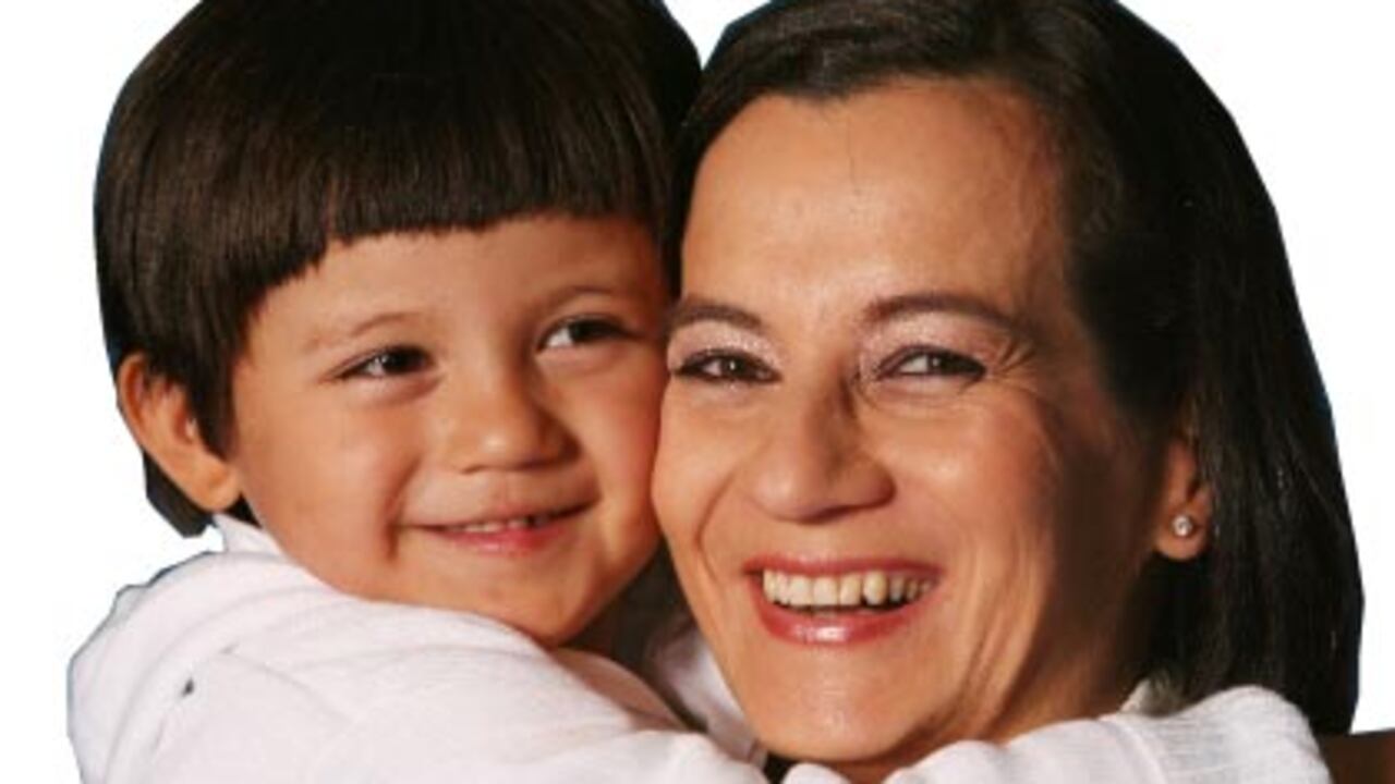 Clara Rojas y su hijo Emmanuel ahora están juntos, después de más de tres años de separación y de muchos sufrimientos