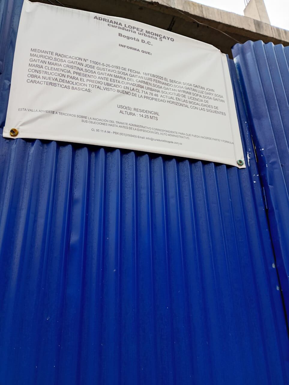 Los compradores han denunciado que la obra está paralizada.