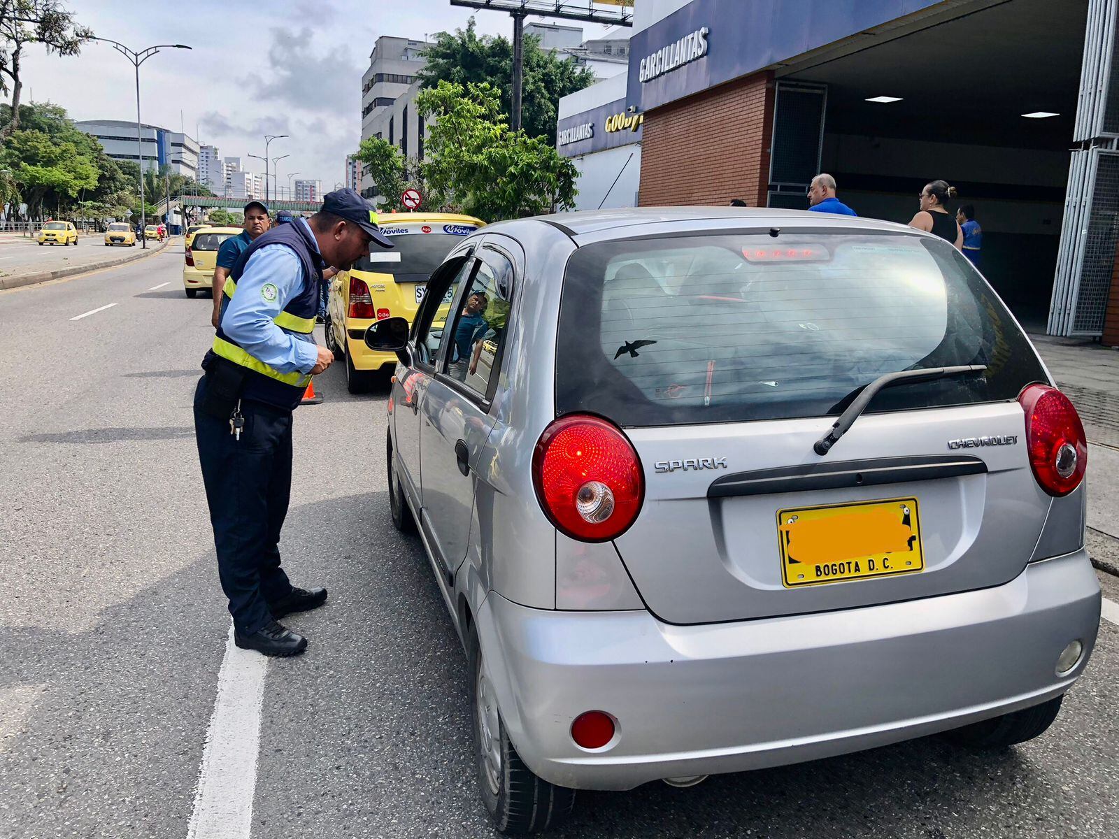 Autoridades de tránsito realizan controles en diferentes sectores de la ciudad.