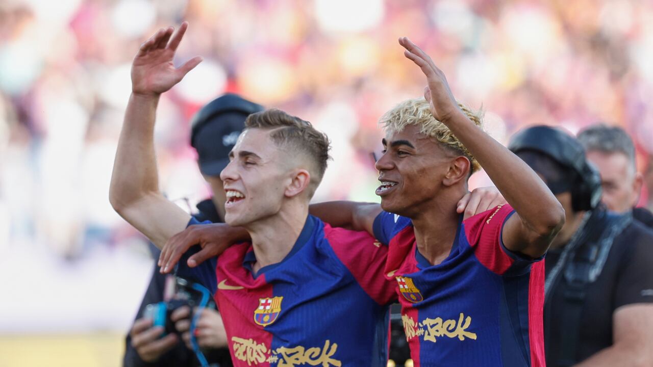 Fermín López y Lamine Yamal celebrando la victoria sobre Real Madrid