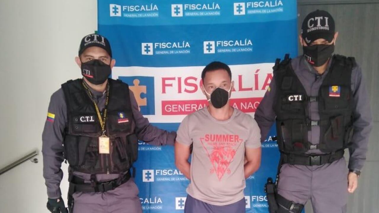 Agentes del CTI con Leonardo Montes Delgado. Cortesía.