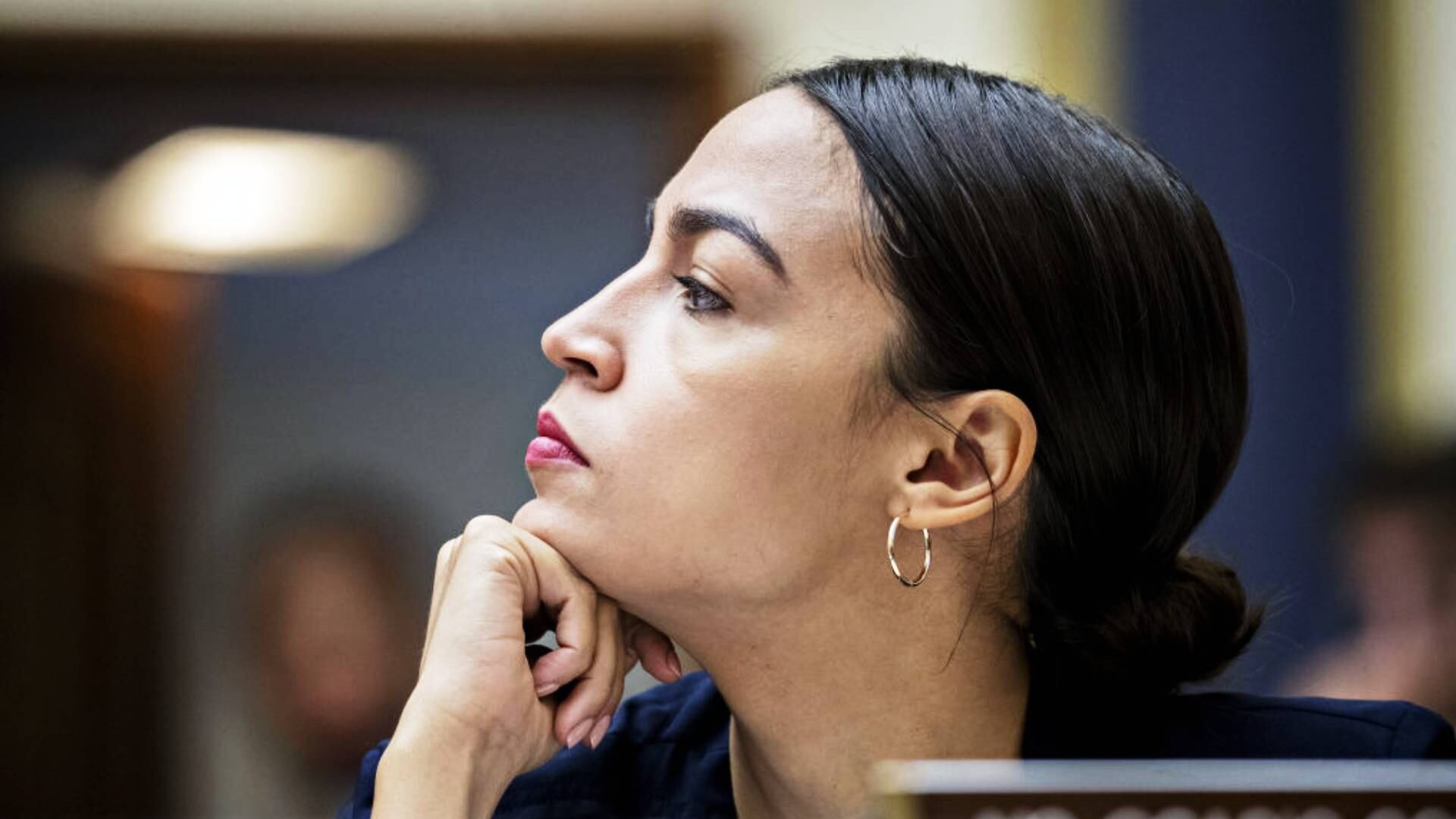 Sobrevivir a la violencia sexual: la dura confesión de Alexandria Ocasio-Cortez