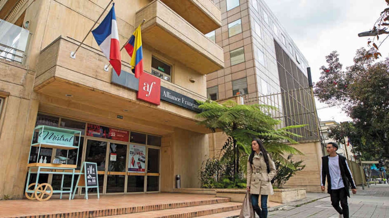 En Bogotá, la Alianza Francesa tiene varias sedes, pero también hace presencia en otras diez ciudades colombianas.