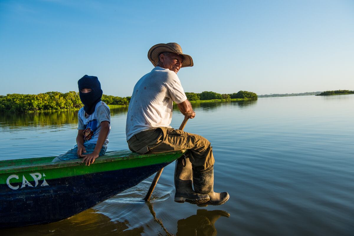 Turismo - vuelve navegación sobre el Río Magdalena