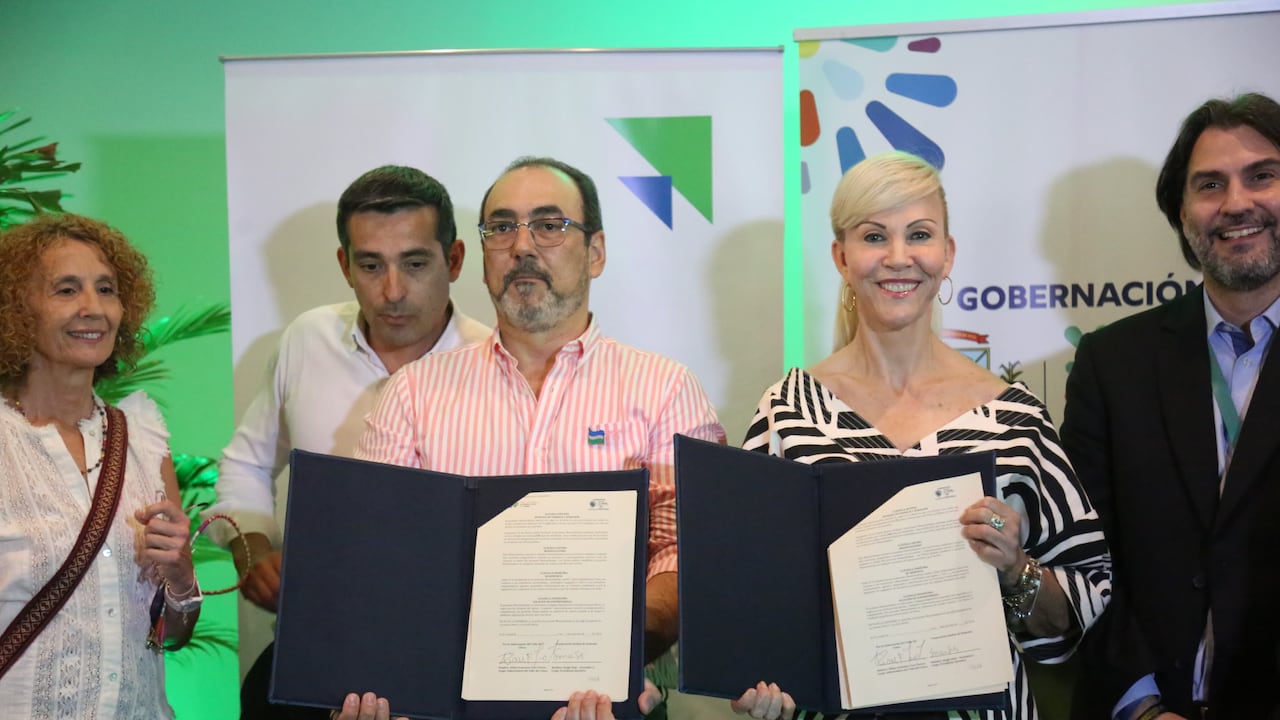 Firma de acuerdo entre Gobernación del Valle y el Banco de Desarrollo de América Latina