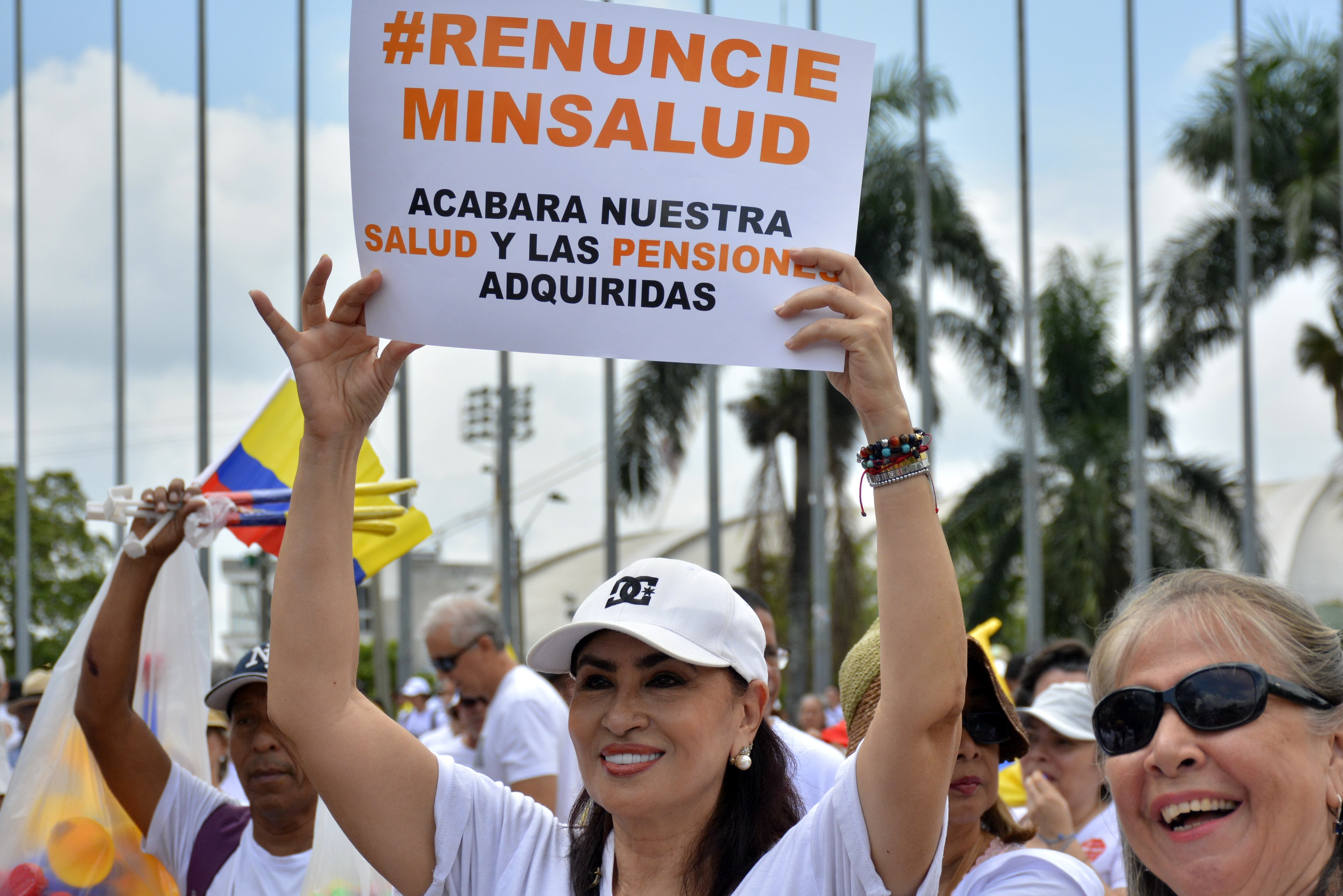 Marcha de protesta en Cali, en contra de las políticas del gobierno del Presidente Gustavo Petro.