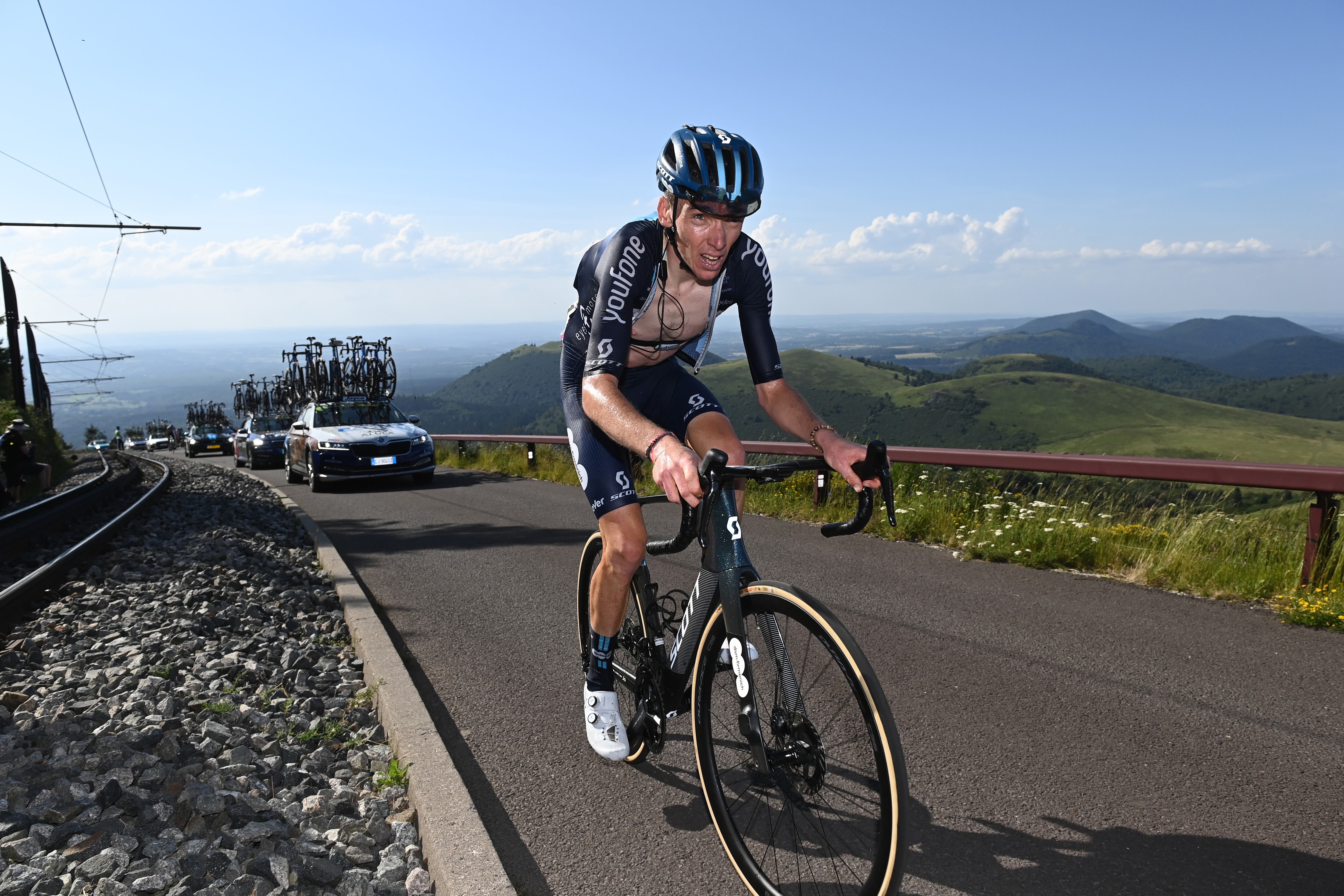 Romain Bardet es uno de los retirados del día.