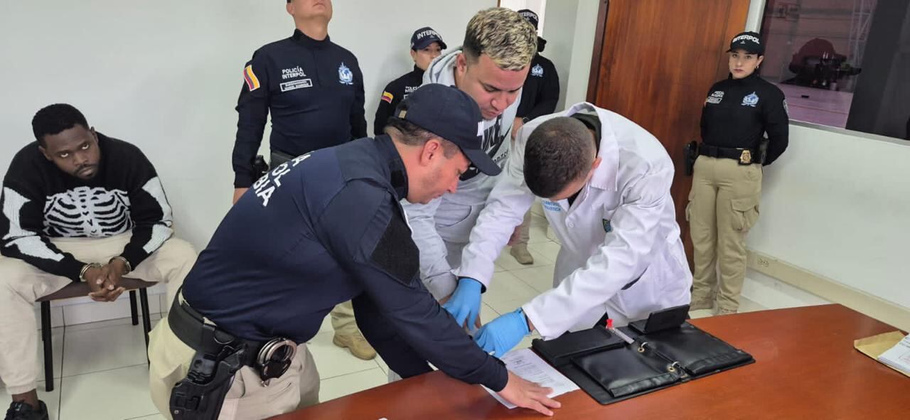 Un grupo de 13 colombianos fueron extraditados este 24 de mayo de 2024.